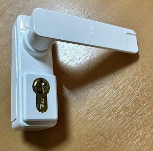 Ручка с цилиндром  94027004 белая