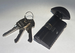 Цилиндровый механизм 30х30 с поворотной ручкой 3 ключа,мат.черный C620842525